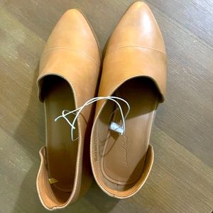 Universal Thread Wenda Cut Out Bootie Tan